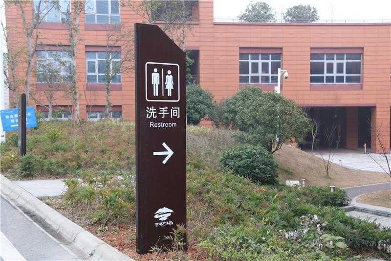 在標(biāo)識設(shè)計中，箭頭起到什么作用呢？